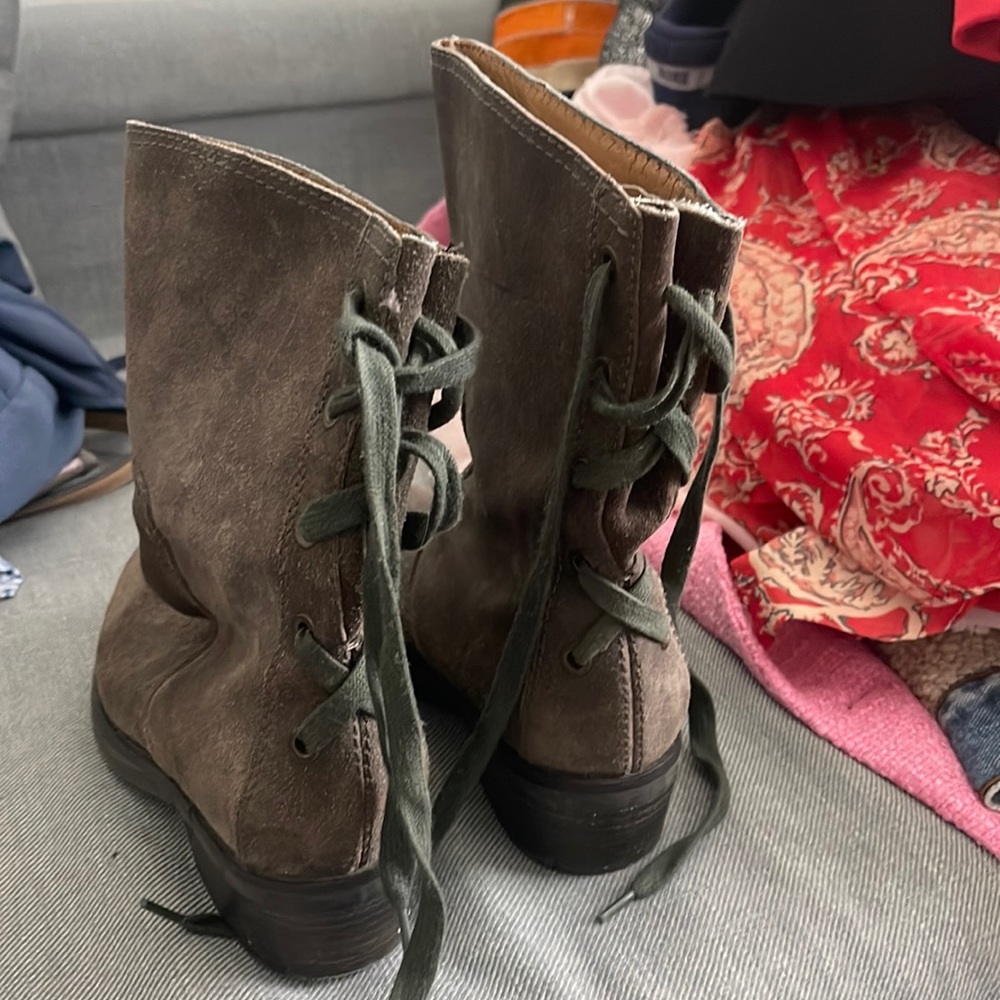 Boots size 6